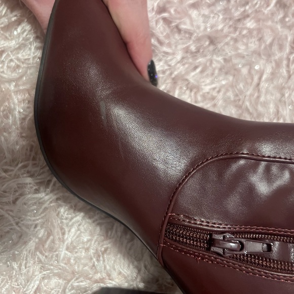 Burgundy justfab boots size 8.5 - Picture 4 of 5